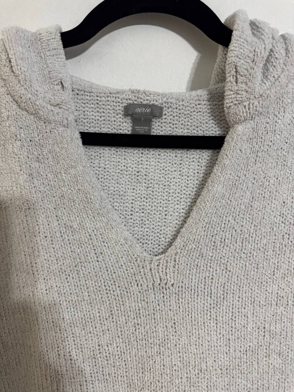 Aerie Light Gray Hooded V-Neck Knit Oversized Pullover size small. - Picture 3 of 12